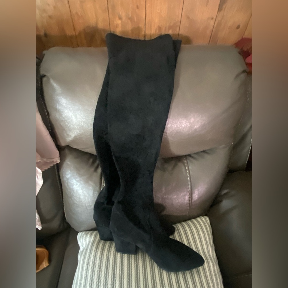 Black faux Suede Over-the-Knee Boots Thigh High 3” heel ♥️